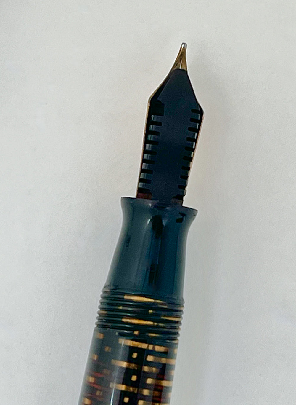 1945 Parker Vacumatic Major Fountain Pen - Golden Pearl