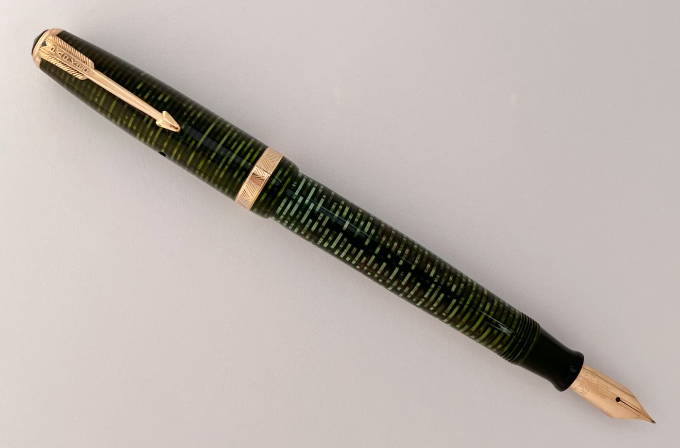 1946 Parker Vacumatic Major Fountain Pen - Emerald Pearl