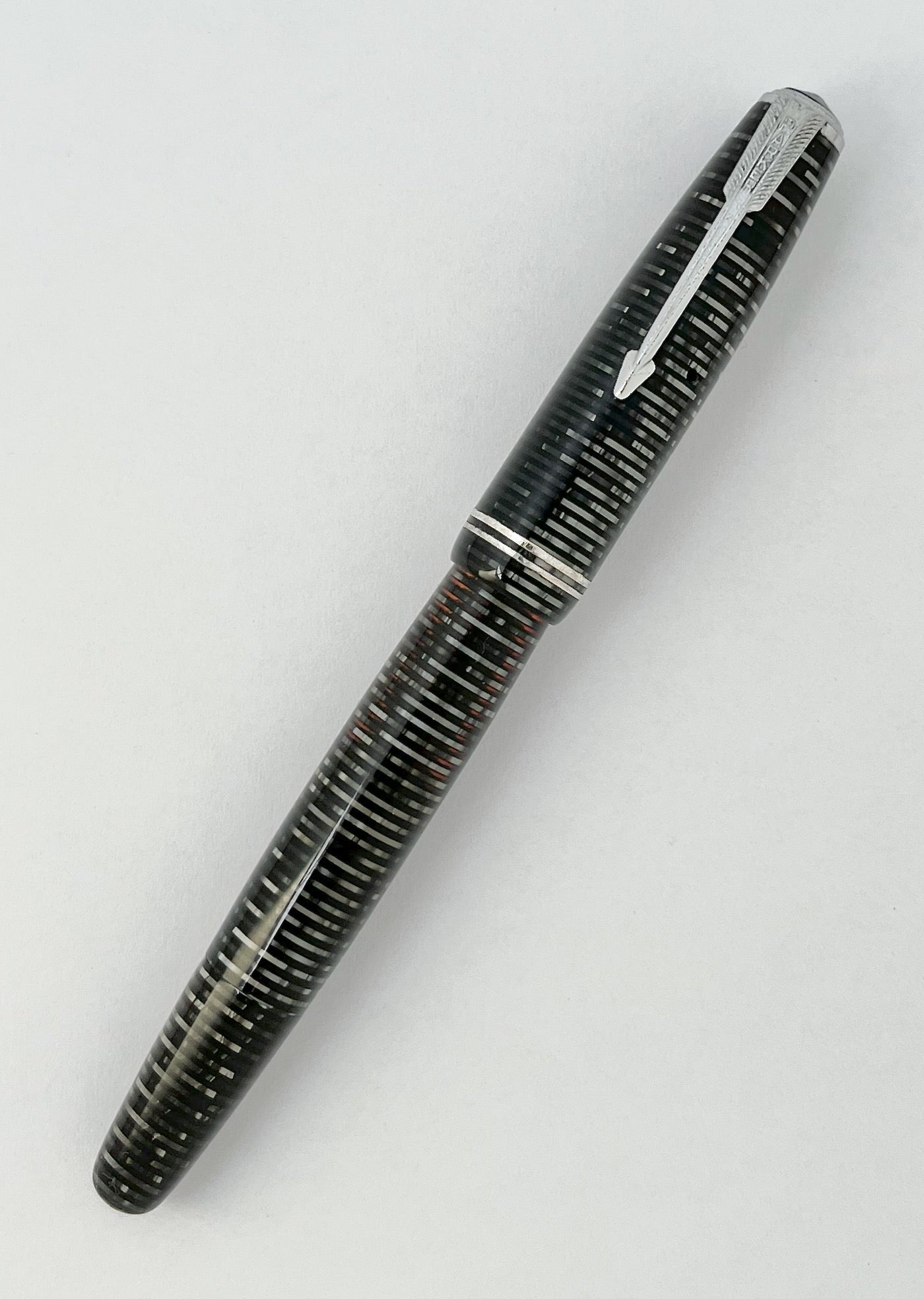 1940s Vacumatic Junior Fountain Pen - Silver Pearl