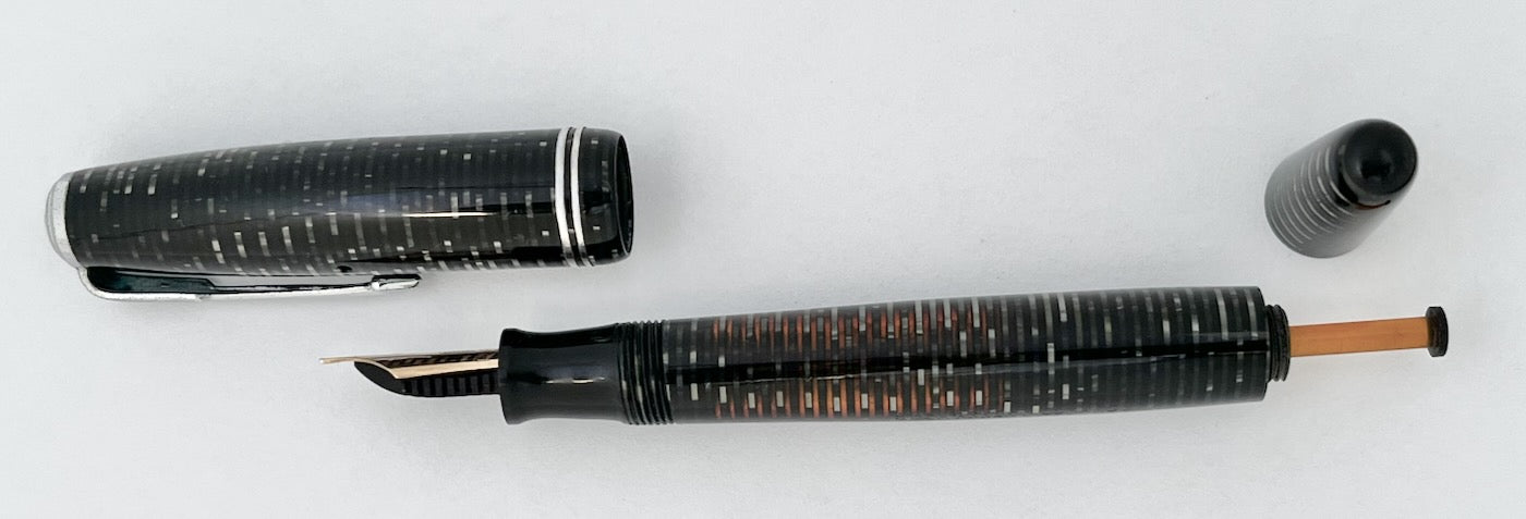 1940s Vacumatic Junior Fountain Pen - Silver Pearl