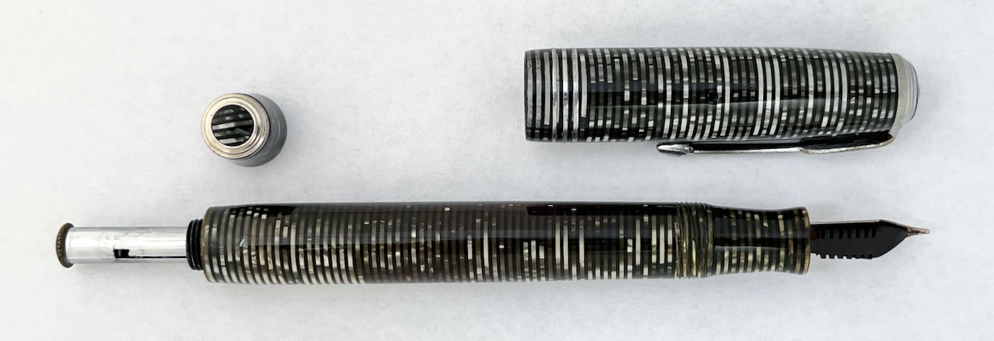 1936 Parker Vacumatic Standard Fountain Pen - SEMIFLEX