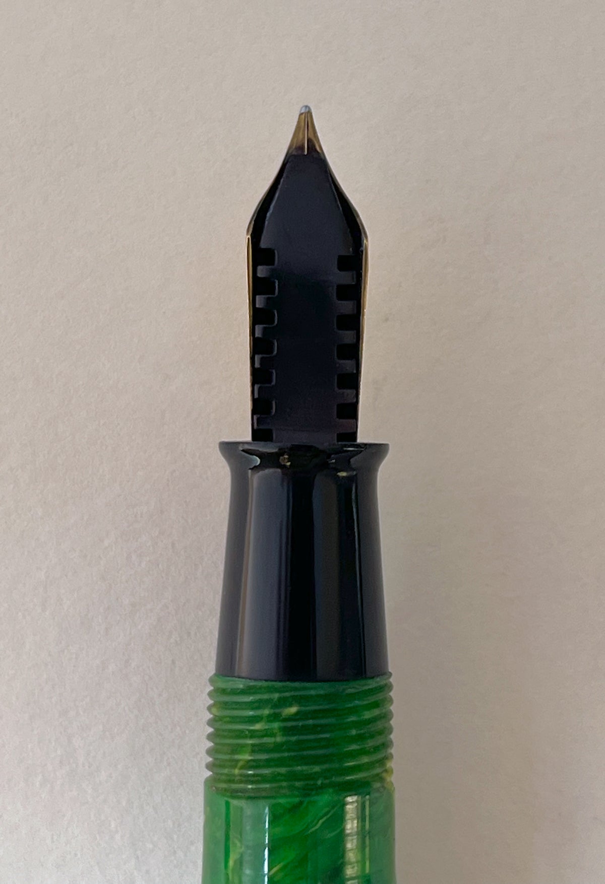 c.1934-35 Sheaffer Lifetime Long Balance Fountain Pen in Jade
