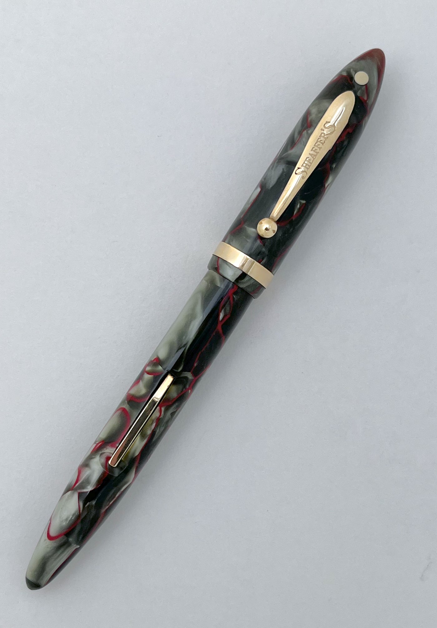 1930s Sheaffer Lifetime Balance "Statesman" Fountain pen in Grey Pearl with Red Veins