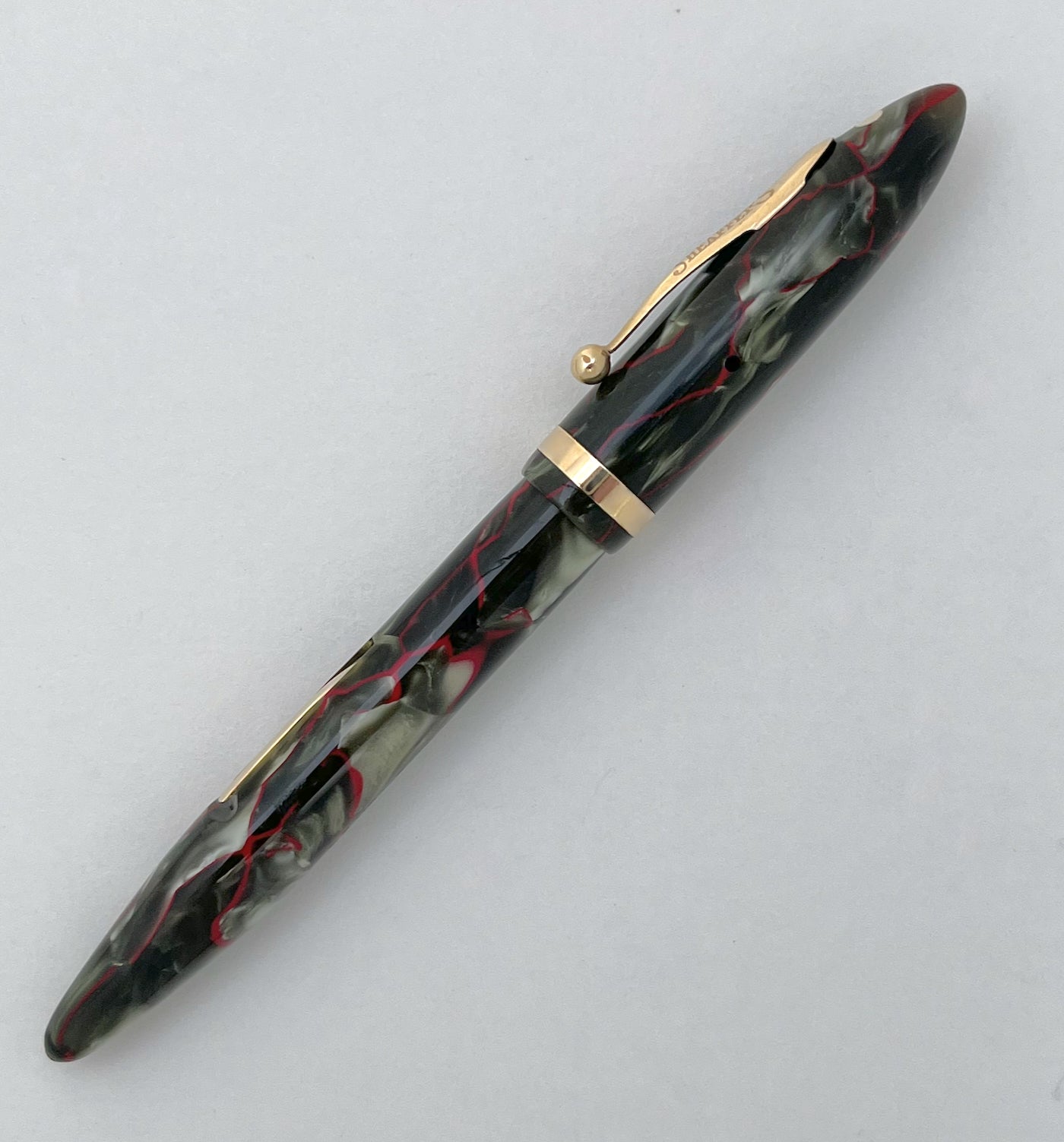 1930s Sheaffer Lifetime Balance "Statesman" Fountain pen in Grey Pearl with Red Veins