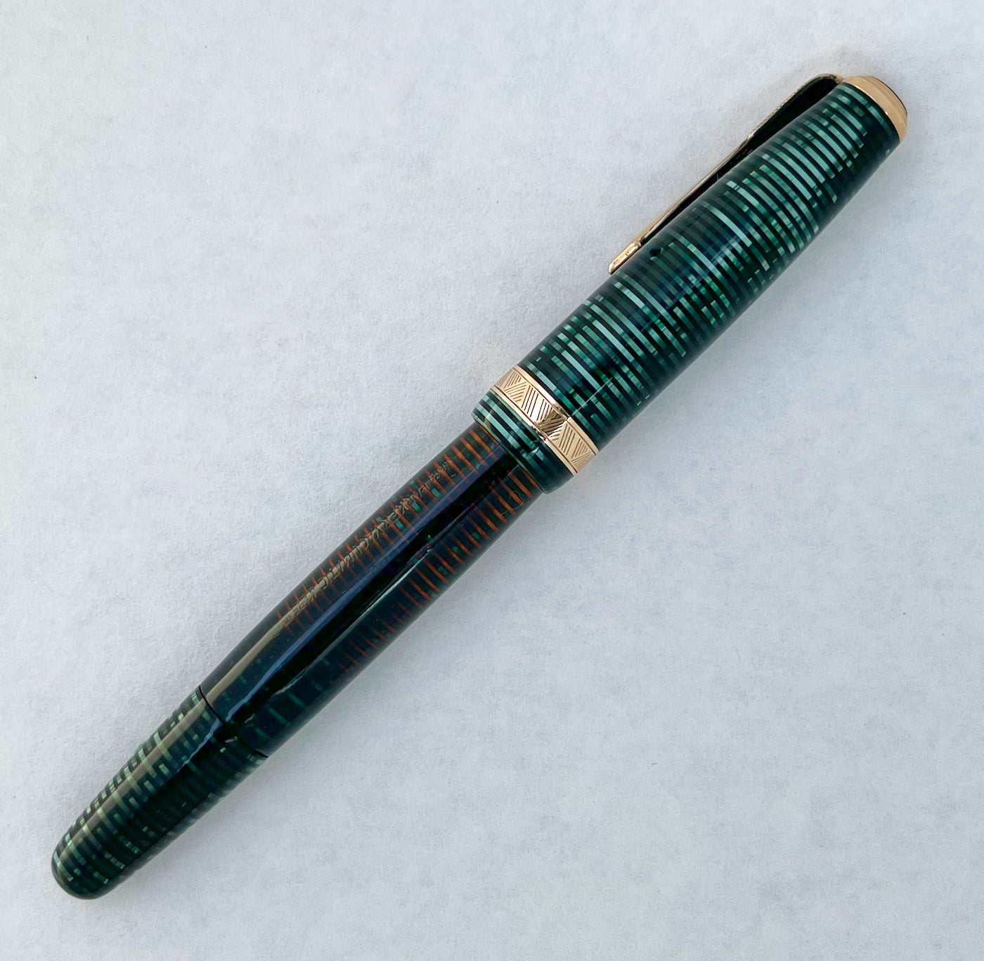 1943 Parker Vacumatic Major Fountain Pen - Emerald Pearl