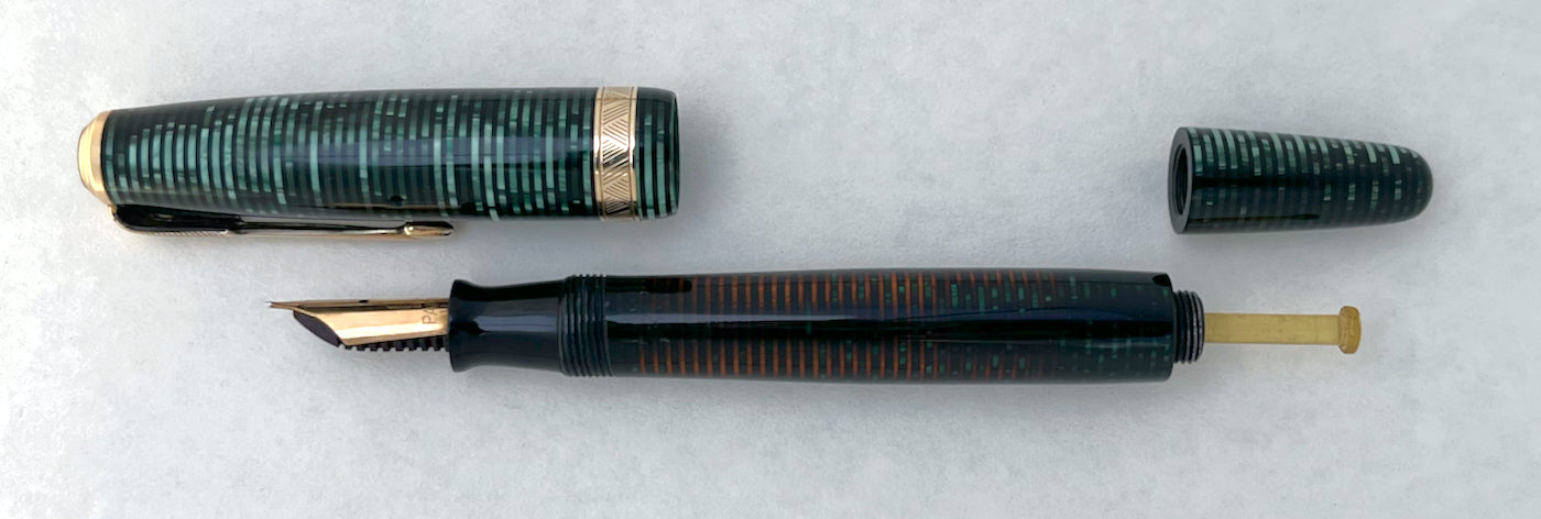 1943 Parker Vacumatic Major Fountain Pen - Emerald Pearl