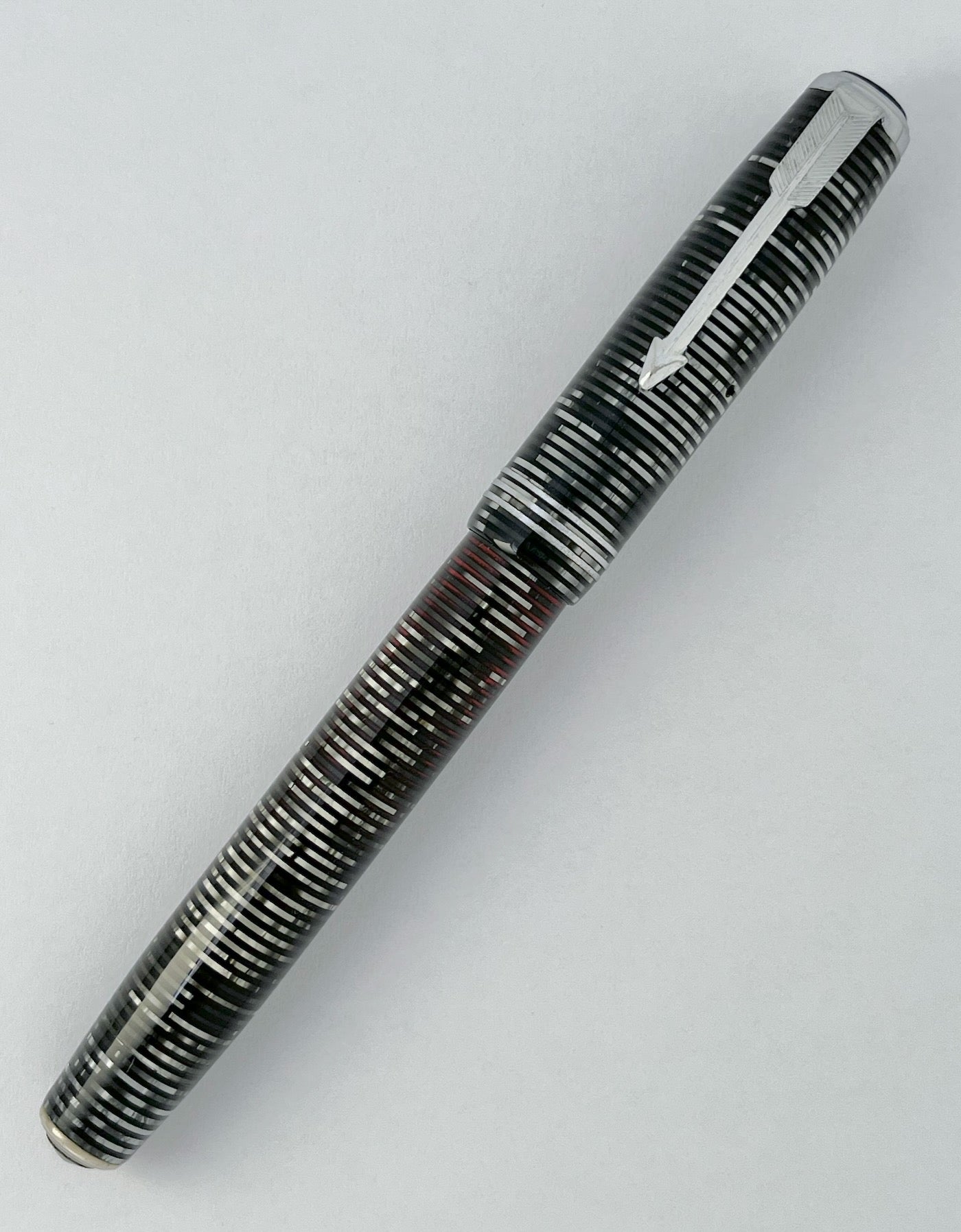 1937 Parker Vacumatic Standard Fountain Pen - Silver Pearl