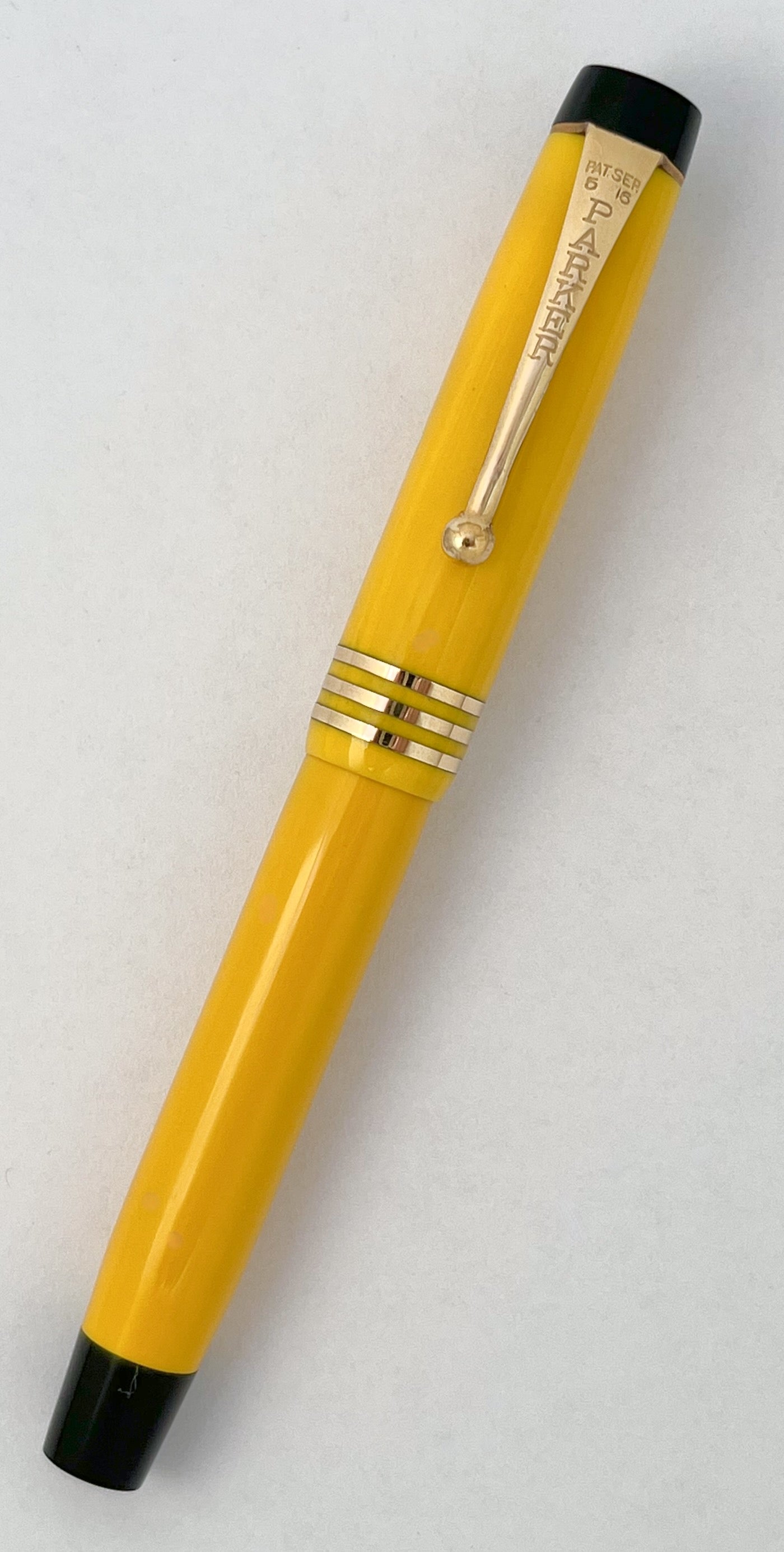 c.1929 Parker Duofold Juniorette Fountain Pen - MANDARIN YELLOW