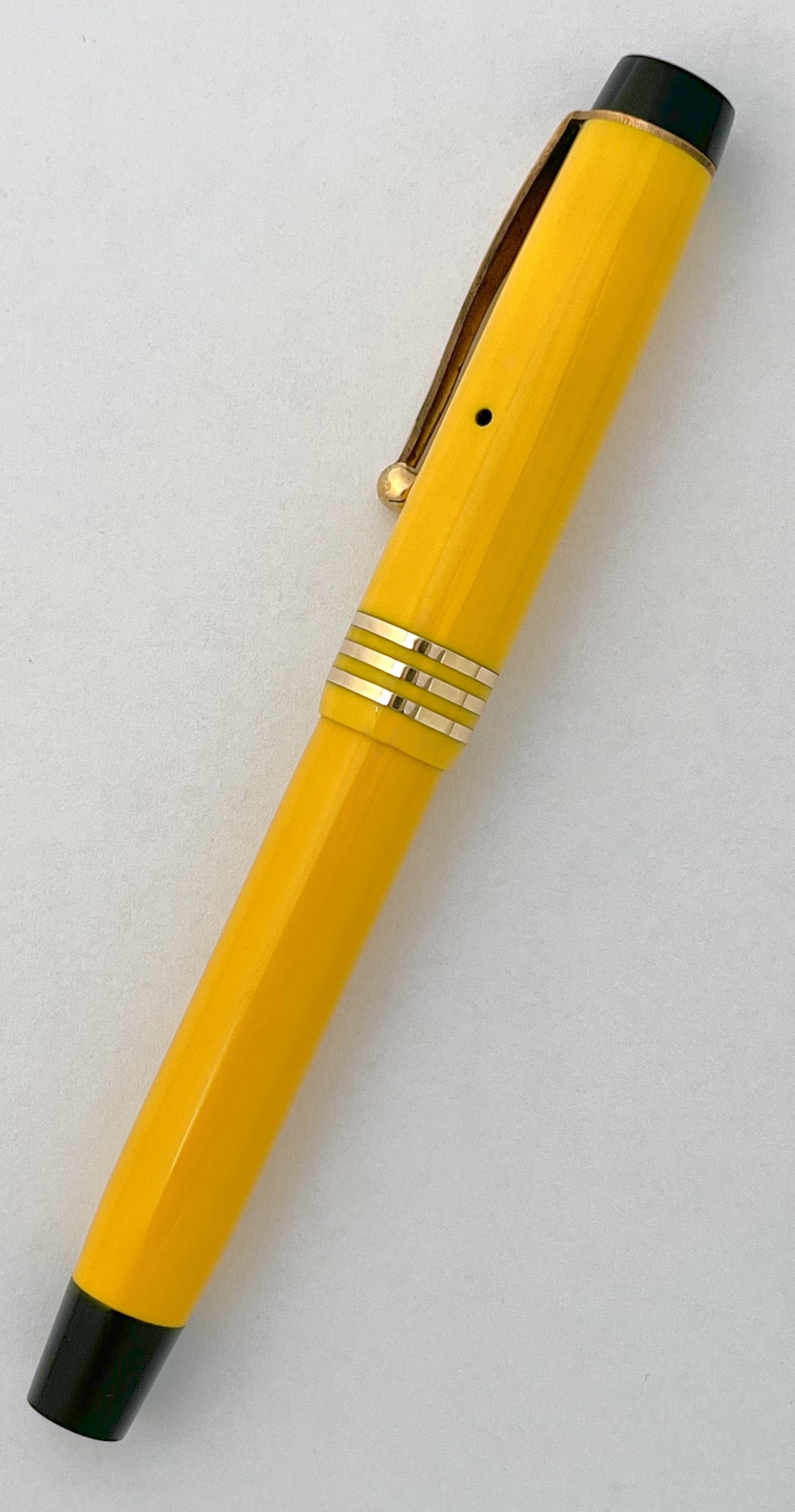 c.1929 Parker Duofold Juniorette Fountain Pen - MANDARIN YELLOW