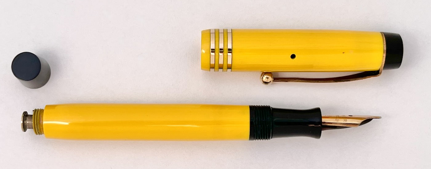 c.1929 Parker Duofold Juniorette Fountain Pen - MANDARIN YELLOW