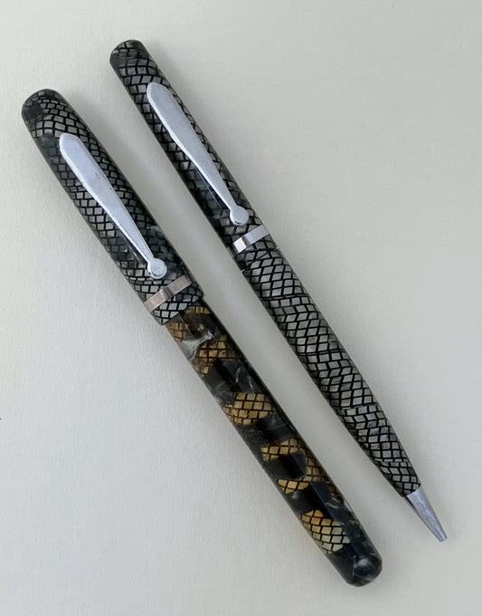 WASP Vacuum-Fil Lizard Fountain Pen 